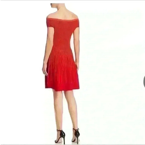 Milly- Sleeveless Structure Fit Flare Stretch Dress Size Petite (0-2) EUC! - Picture 2 of 7